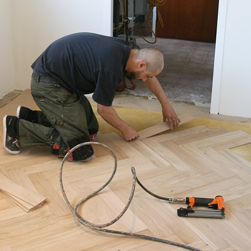 Visgraat houten vloer