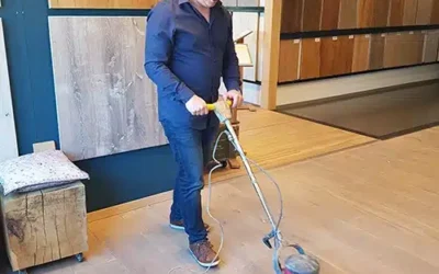 Hoe je je houten vloer het beste onderhoud